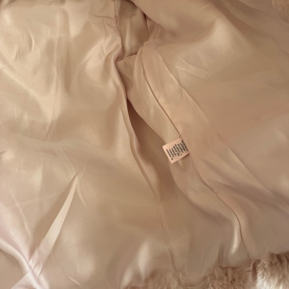 Victoria’s Secret faux fur coat - Picture 4 of 8